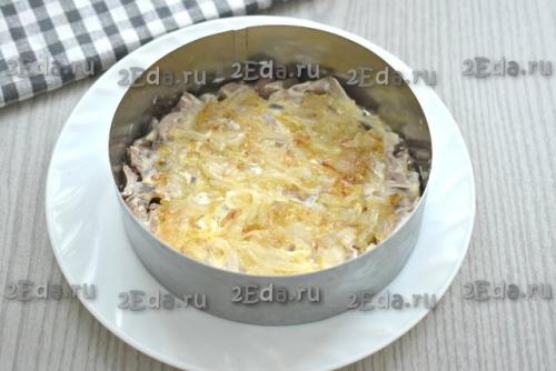 Салат с куриной печенью и сыром. 03