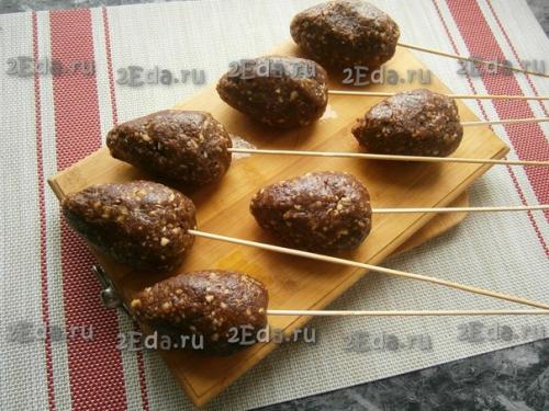 Пирожное Картошка в виде мышки. 04 Пирожное Картошка в виде мышки. 04