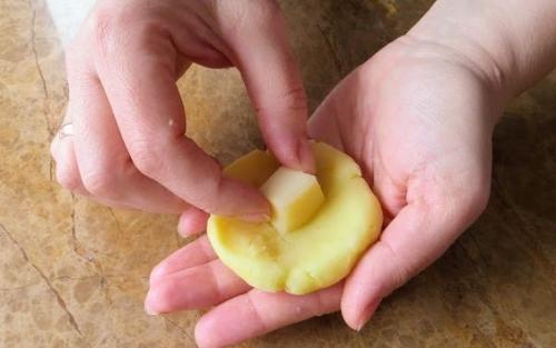 Картофельные и мясные шарики, запечённые в духовке. 02 Картофельные и мясные шарики, запечённые в духовке. 02