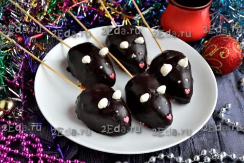 Пирожное Картошка в виде мышки. 06 Пирожное Картошка в виде мышки. 06