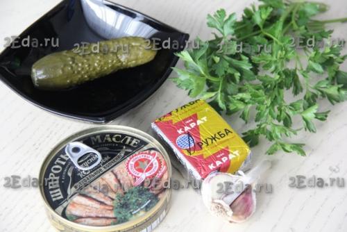 Бутерброды с плавленным сыром и шпротами. 01 Бутерброды с плавленным сыром и шпротами. 01