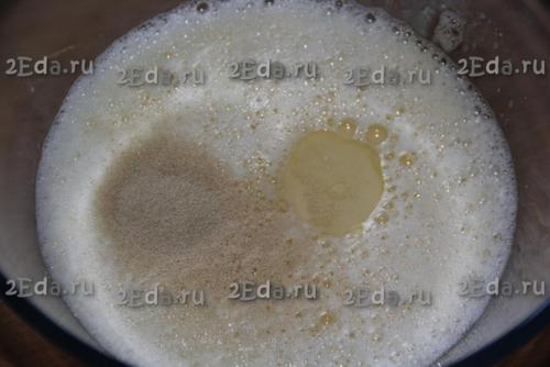 Рецепт тонких дрожжевых блинов на молоке. 01