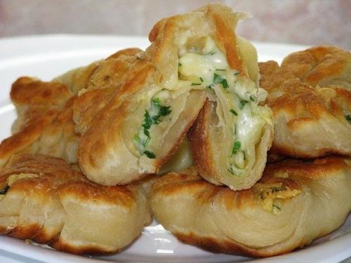 Кефирные конвертики с сыром.