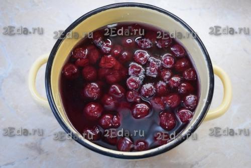 Кисель из замороженной вишни и крахмала. 02 Кисель из замороженной вишни и крахмала. 02