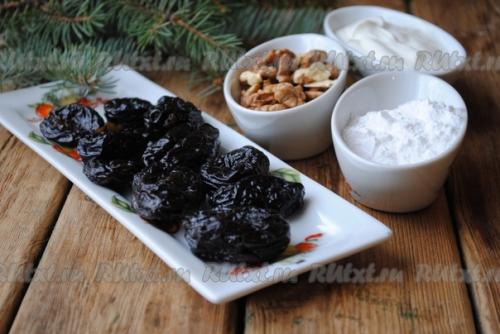 Десерт Чернослив с Грецким Орехом в сметане. 01 Десерт Чернослив с Грецким Орехом в сметане. 01