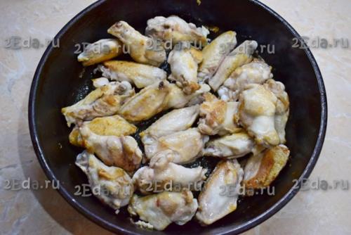 Куриные крылышки, тушёные на сковороде. 02 Куриные крылышки, тушёные на сковороде. 02