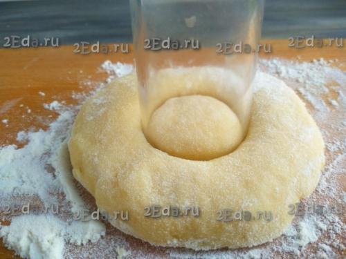 Пончики на кефире без дрожжей на сковороде. 03