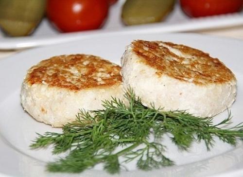 Рыбные биточки с сыром.