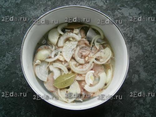 Скумбрия, маринованная с маслом, луком и уксусом. 02