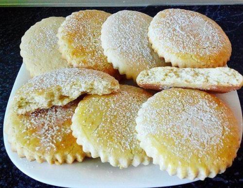 Очень нежные и мягкие молочные коржики.