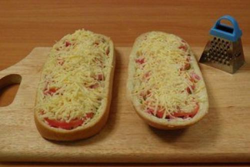 Ленивая пицца на батоне. 05