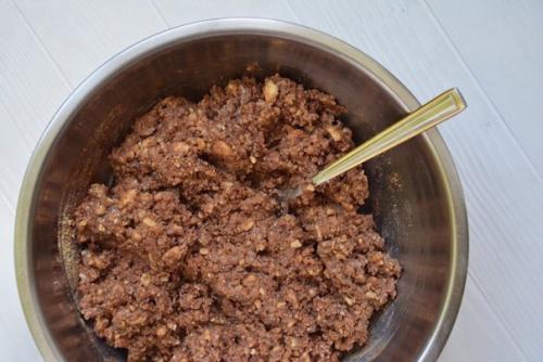 Пирожное картошка.  Такую картошку, приготовленную из печенья и сгущёнки, люблю с детства. 06