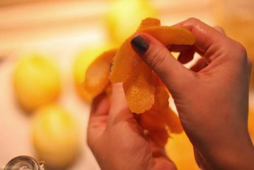 Оранчелло. Так мы назвали апельсиновый ликер, который готовили параллельно с лимончелло. 01 Оранчелло. Так мы назвали апельсиновый ликер, который готовили параллельно с лимончелло. 01