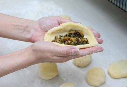 Картофельные пирожки с грибами. 07 Картофельные пирожки с грибами. 07