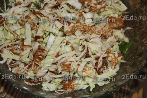 Салат с яичными блинчиками и курицей. 06