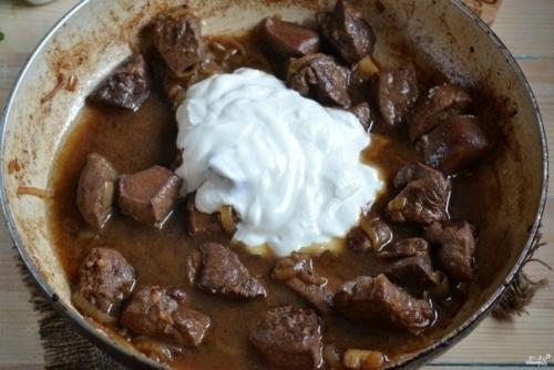 Гуляш из печени со сметаной. 05 Гуляш из печени со сметаной. 05