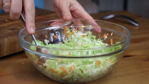 Шаурма.  Приготовление:   Готовить шаурму можно практически из любого мяса, но чаще всего её готовят из баранины или из курицы. 01