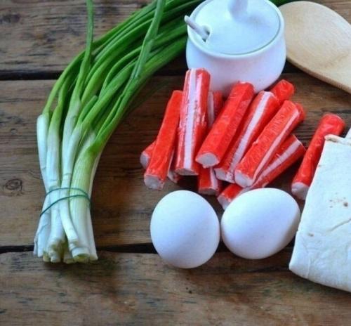 Отменная закуска из лаваша с крабовыми палочками. 01