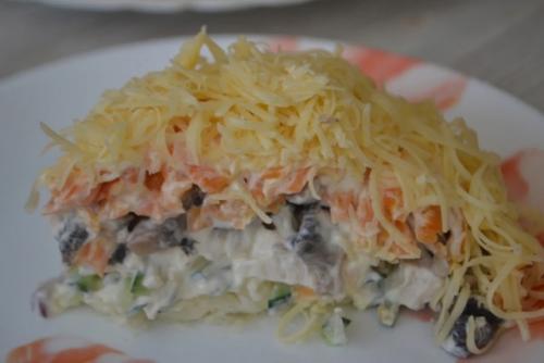 Салат с курицей, шампиньонами и свежим огурцом. 07 Салат с курицей, шампиньонами и свежим огурцом. 07