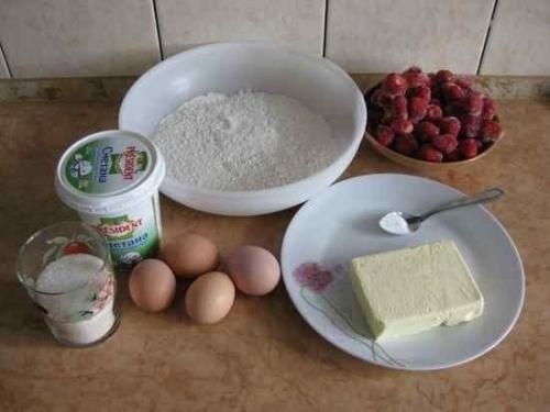 Пирог с клубникой. 01