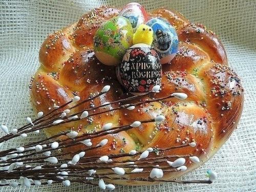 Пасхальный венок с тройной начинкой.
