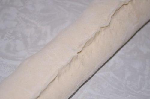 Слоенки с творожной начинкой и изюмом. 04