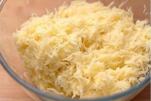 Драники. Ингредиенты:  Картофель - 1 кг. 01