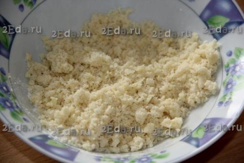 Пирог с замороженной вишней из дрожжевого теста. 04