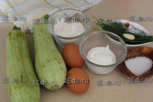 Кабачки в кляре из сметаны на сковороде. 01