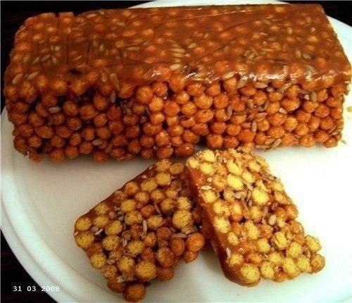 Десерт из кукурузных палочек.
