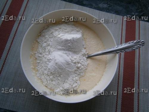 Пирог с замороженной клубникой в духовке. 04