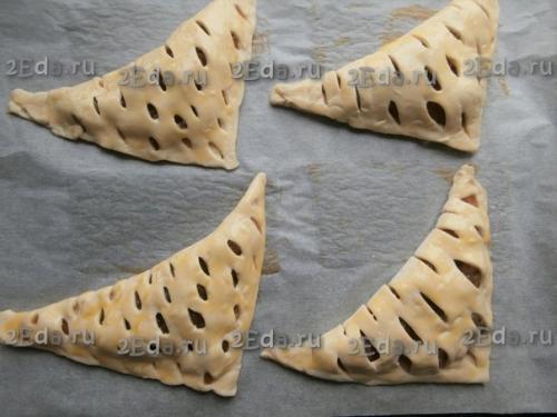 Слойки с повидлом из слоёного дрожжевого теста. 03