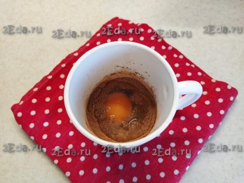 Шоколадный кекс в кружке в микроволновке. 02 Шоколадный кекс в кружке в микроволновке. 02