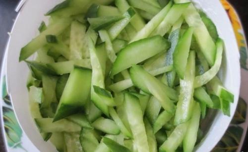 Салат с корейской морковью и грибами. 06