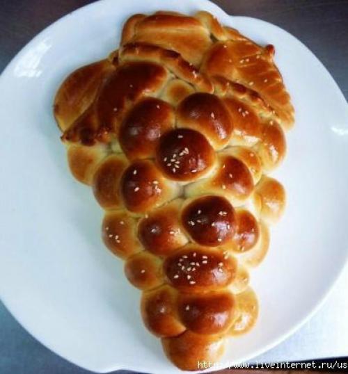Пирог виноград.  Приготовьте любое дрожжевое тесто. 01