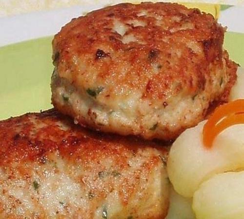 Котлетные хитрости. Эти маленькие хитрости сделают котлетки просто божественными, все члены семьи оценят по достоинству ваши кулинарные шедевры.