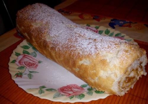 Быстрый рулет со сгущенкой. 03
