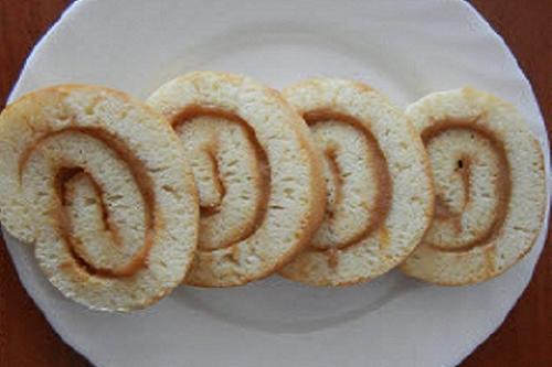 Быстрый рулет со сгущенкой. 02