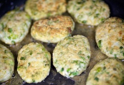 Рыбные котлеты.  Нежнейшие котлетки из рыбы с рисом - простые и очень вкусные. 05