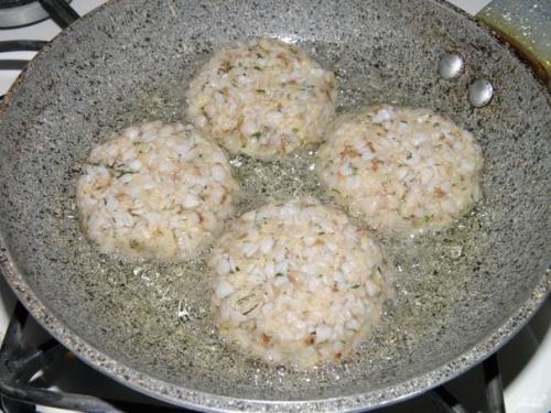 Постные котлеты из гречки и картофеля. 05