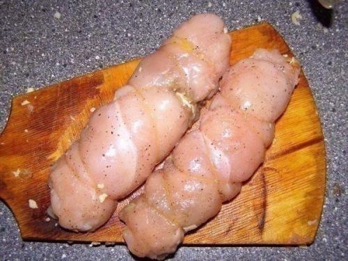 Куриные рулетики с грибами и сыром в сметанном соусе. 03 Куриные рулетики с грибами и сыром в сметанном соусе. 03