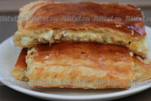 Простой и быстрый пирог с рыбными консервами. 08