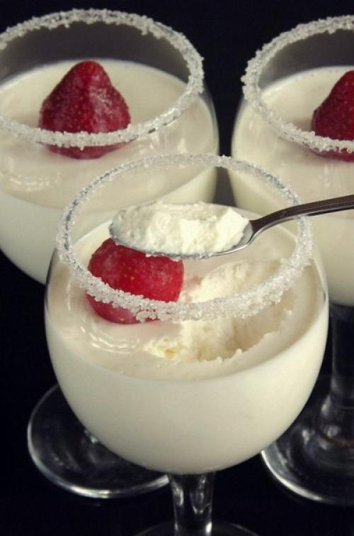 Десерт Снежок.  Ингредиенты на 3 средние креманки.