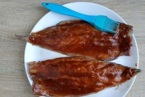 Скумбрия, запечённая в томатном маринаде. 05