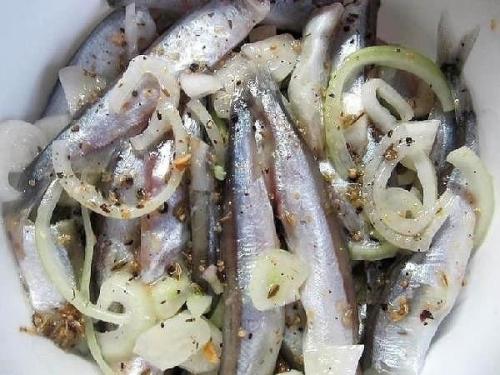 Маринованная мойва.
Надёжный рецепт! 

