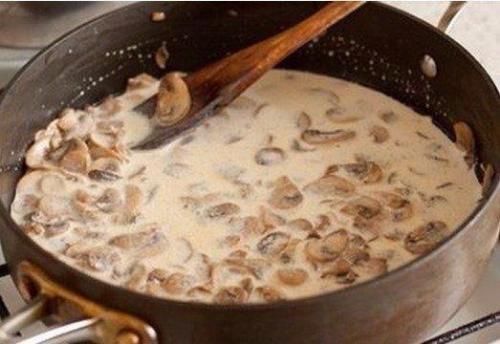 Спагетти со сливочно - грибным соусом. 03