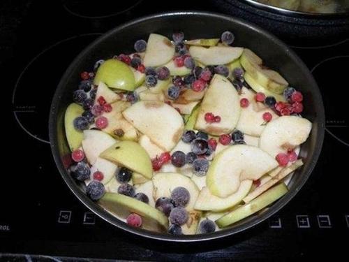Шарлотка.  Ингредиенты:   3 куриных яйца. 02 Шарлотка.  Ингредиенты:   3 куриных яйца. 02