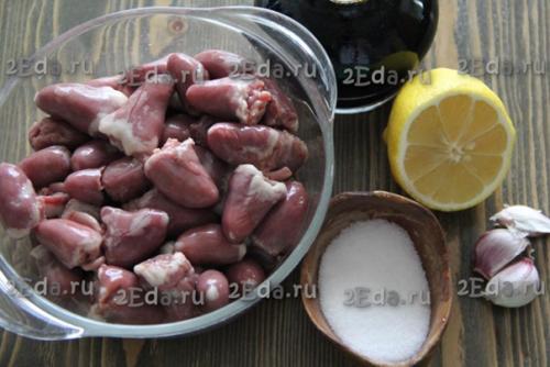 Шашлыки из куриных сердечек на мангале. 01 Шашлыки из куриных сердечек на мангале. 01