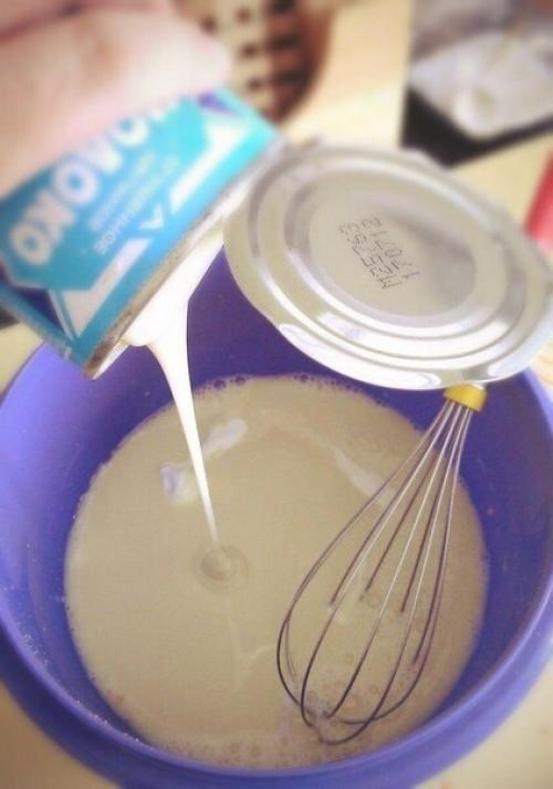 Пышки на сгущенке. Очень простой и легкий рецепт. 02