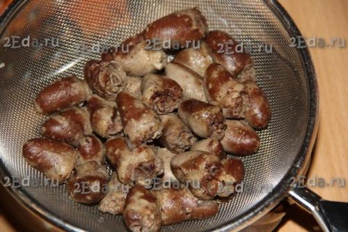 Салат с куриными сердечками и фасолью. 01 Салат с куриными сердечками и фасолью. 01